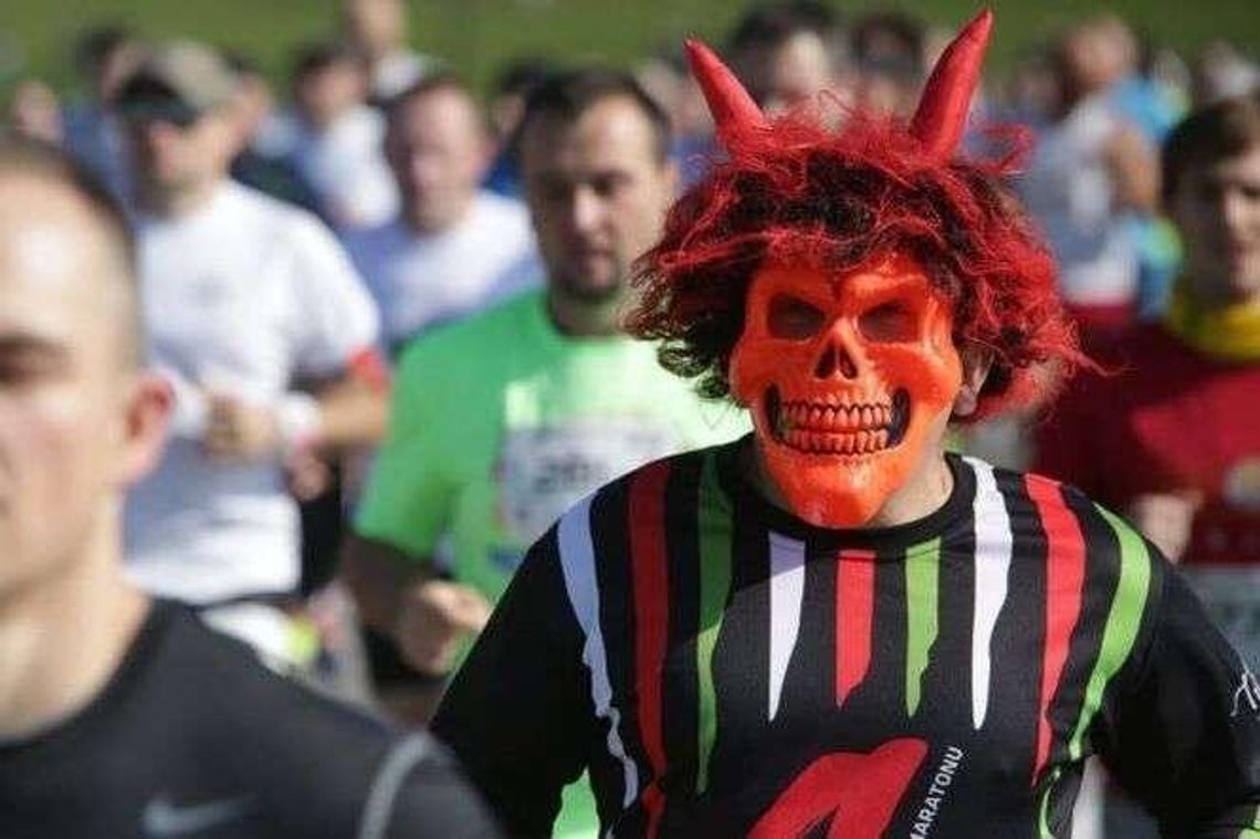 Pierwsza Dycha do Maratonu. 1468 biegaczy na starcie [zdjęcia]