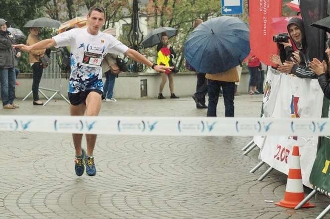 Pierwsza Dycha do Maratonu: Spod Zamku wystartowało 1181 osób (zdjęcia, wideo) Pierwsza Dycha do Maratonu: Spod Zamku wystartowało 1181 osób (zdjęcia, wideo)