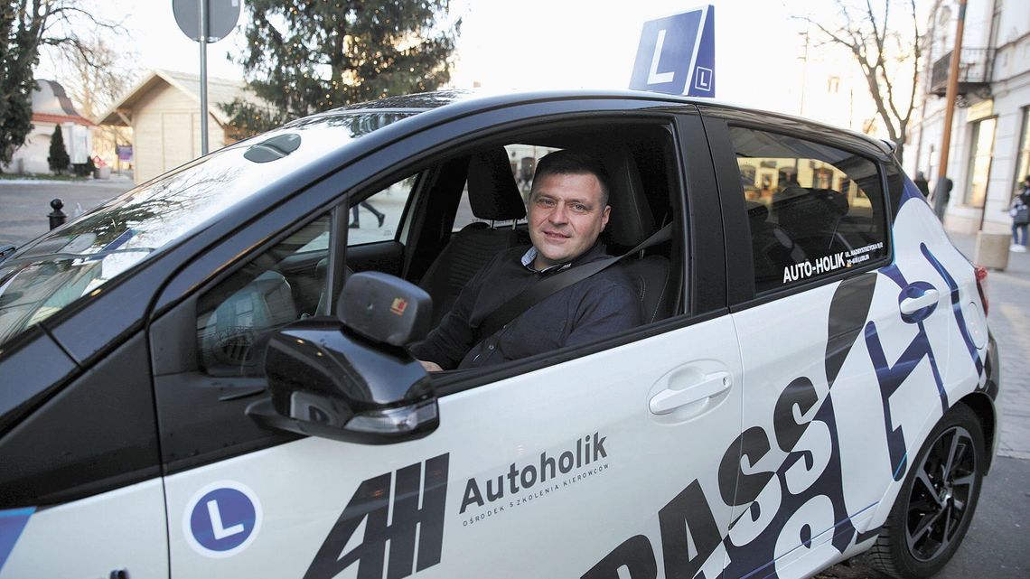 Pierwsza szkoła nauki jazdy w Lublinie oferuje szkolenia na samochodzie z napędem hybrydowym