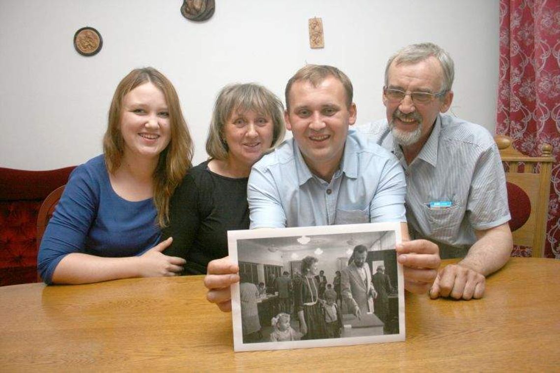 Pierwsze wolne wybory. Historia jednego zdjęcia z Dziennika