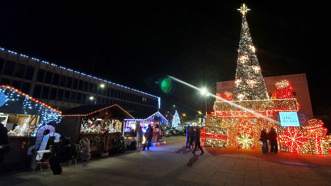Pierwszy jarmark świąteczny w Puławach otwarty