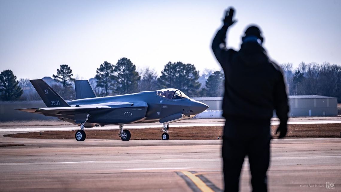 Pierwszy polski pilot ukończył kurs instruktorski na myśliwcu F-35 Pierwszy polski pilot ukończył kurs instruktorski na myśliwcu F-35