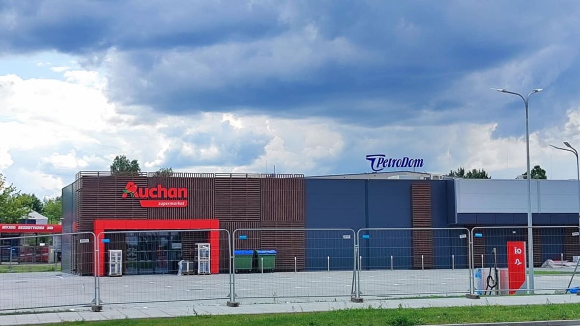 Pierwszy sklep tej sieci wkrótce przy ulicy Sidorskiej. Obok stacja paliw 