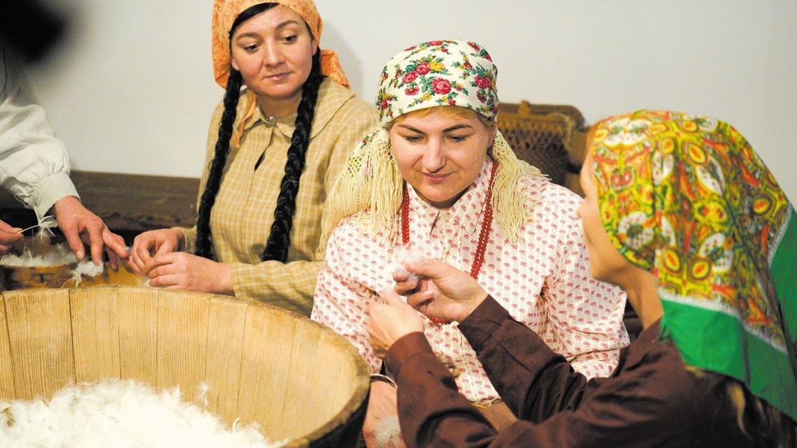 Pierzaki kumowskie. Dawny zwyczaj w Muzeum Wsi Lubelskiej [zdjęcia]