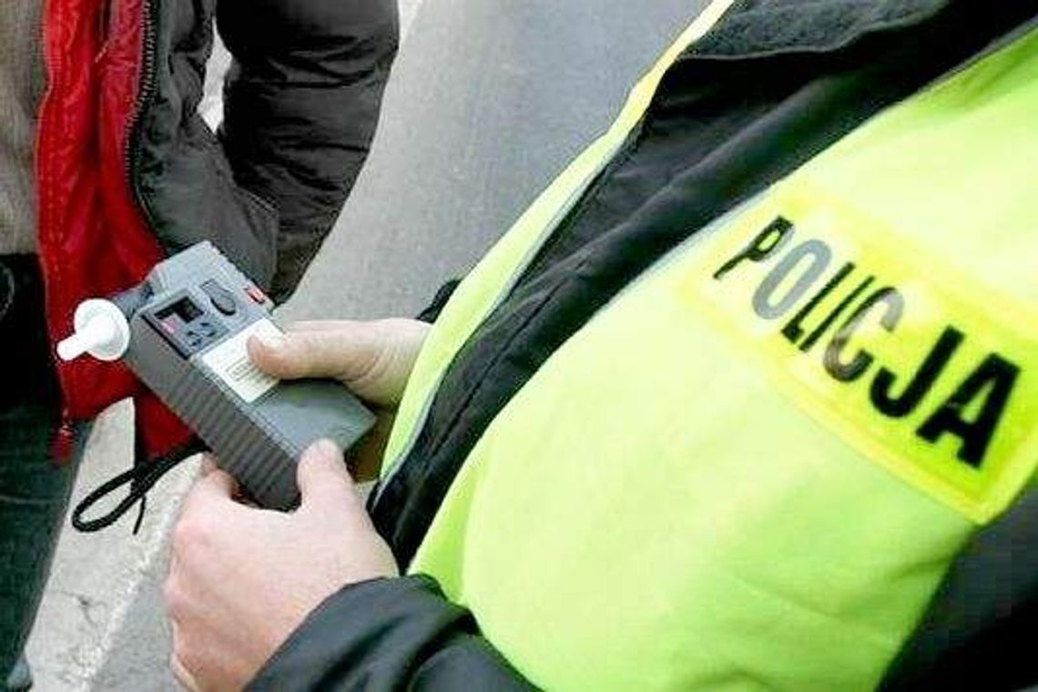 Pieszy zatrzymał rowerzystę i wezwał policję