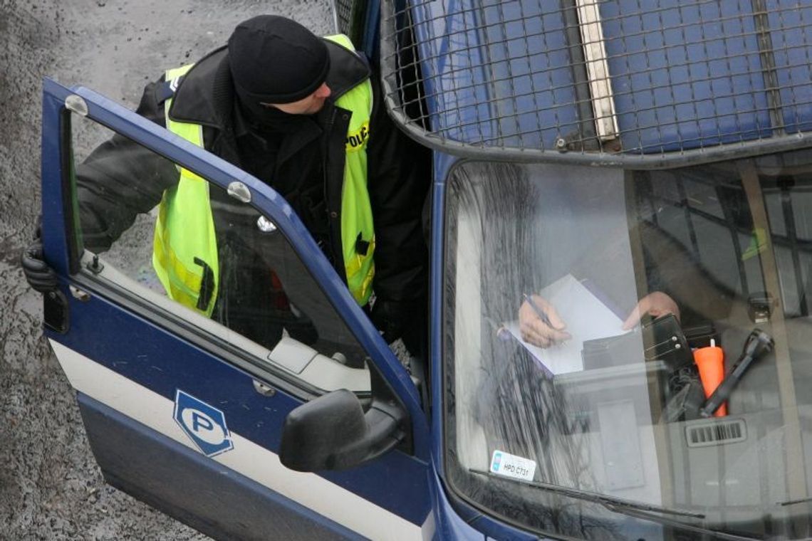 Pijana kobieta rozbiła bmw cztery samochody