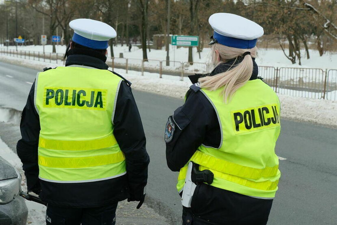 Pijana kobieta wiozła czwórkę dzieci