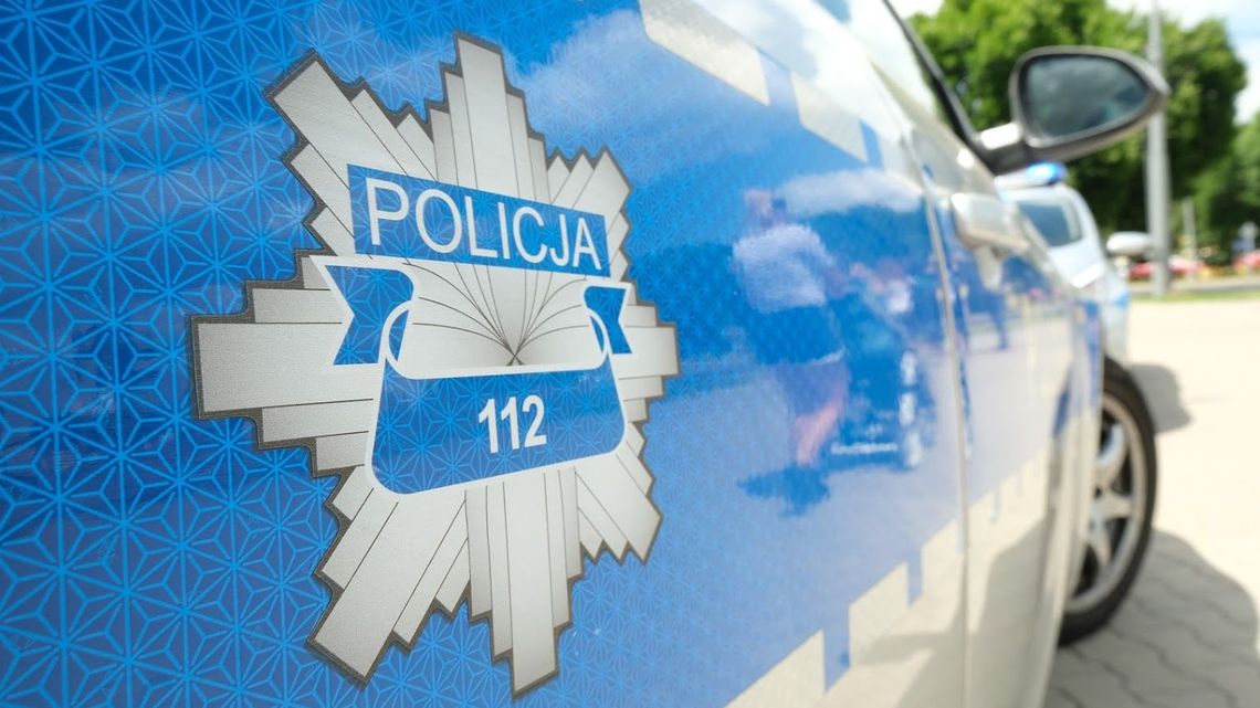 Pijana kobieta z małym dzieckiem w centrum Puław. Miała problemy z utrzymaniem się na nogach