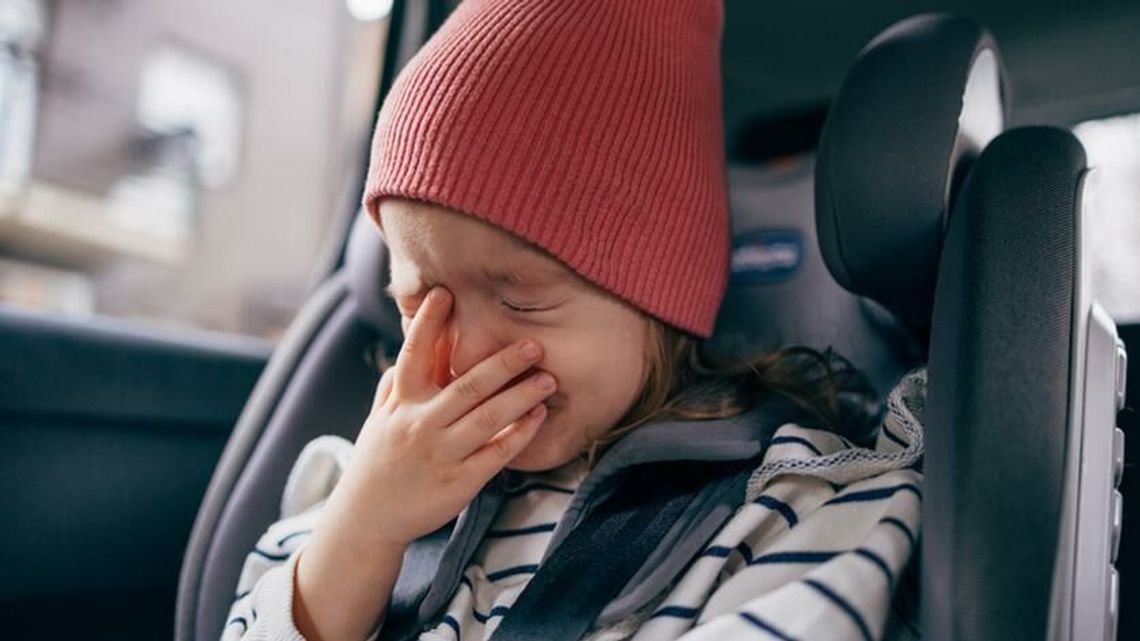 Pijana matka wiozła do lekarza malutkie dzieci