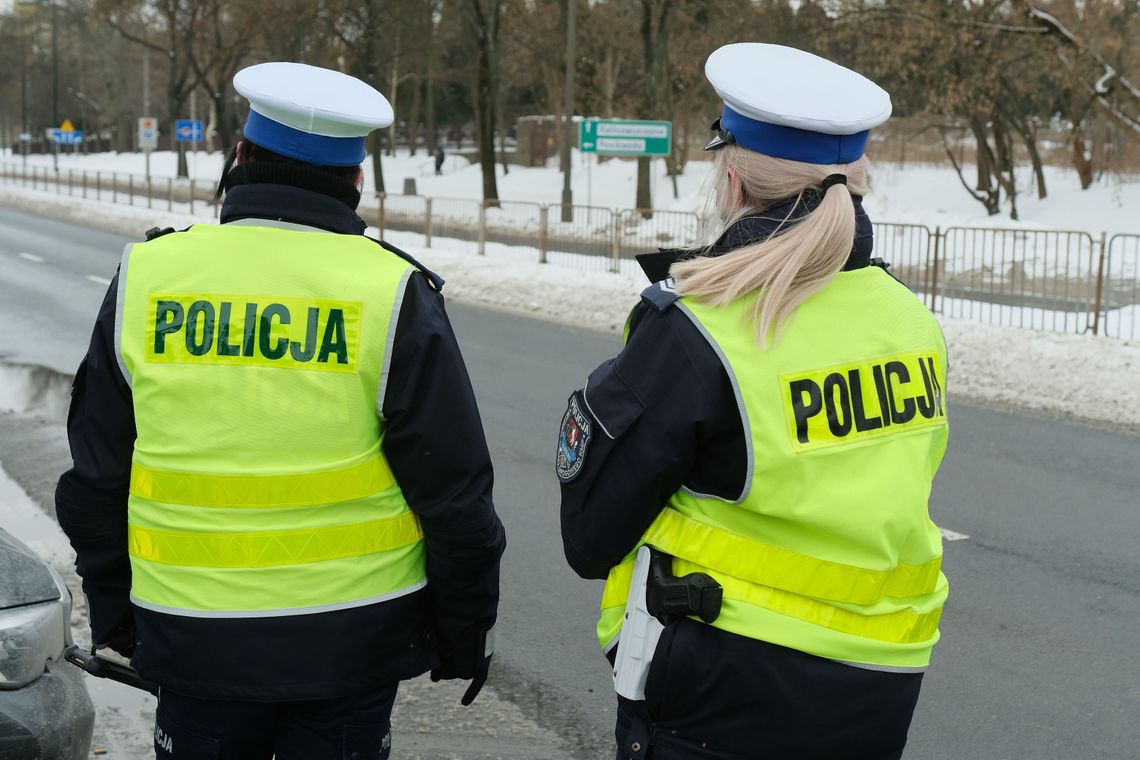 Pijana wjechała Volkswagenem w zaspę Pijana wjechała Volkswagenem w zaspę