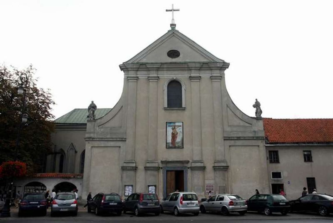 Pijani kibole w kościele Kapucynów. Jeden dostał mandat, drugi odpowie przed sądem Pijani kibole w kościele Kapucynów. Jeden dostał mandat, drugi odpowie przed sądem