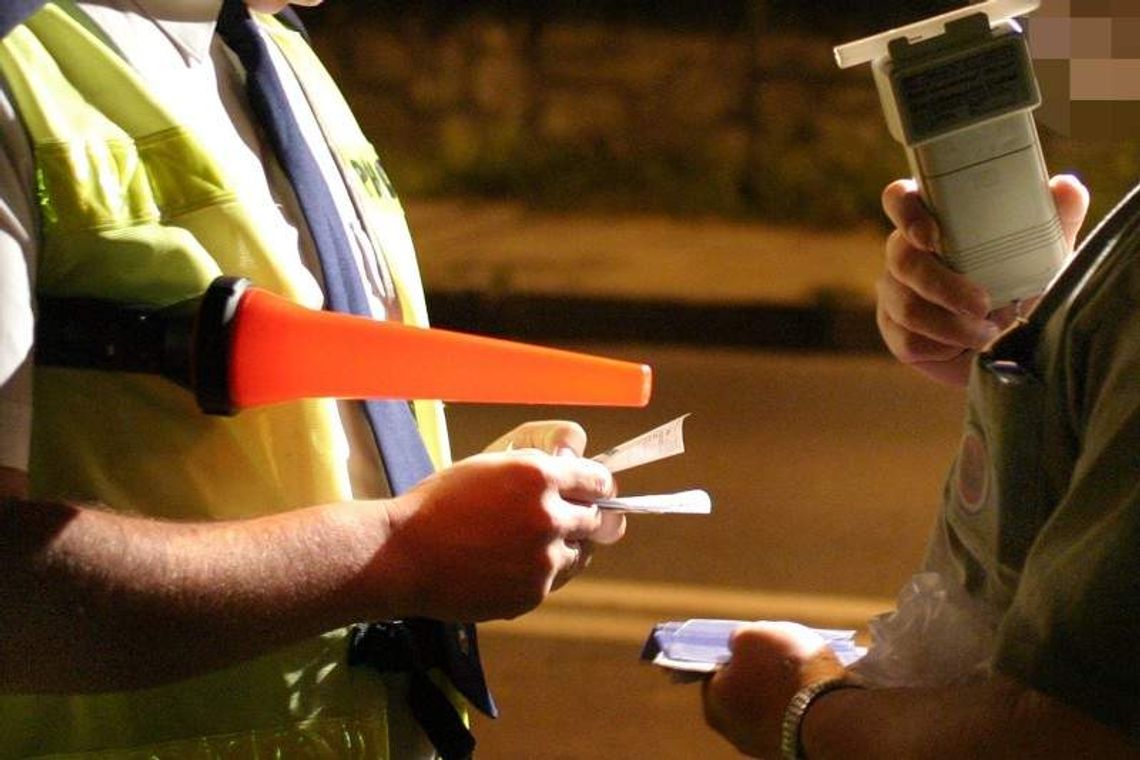 Pijani wieźli małe dzieci. Wracali z festynu