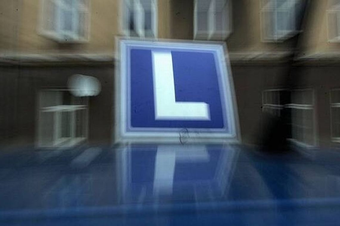 Pijany instruktor szkoły nauki jazdy jechał z kursantem