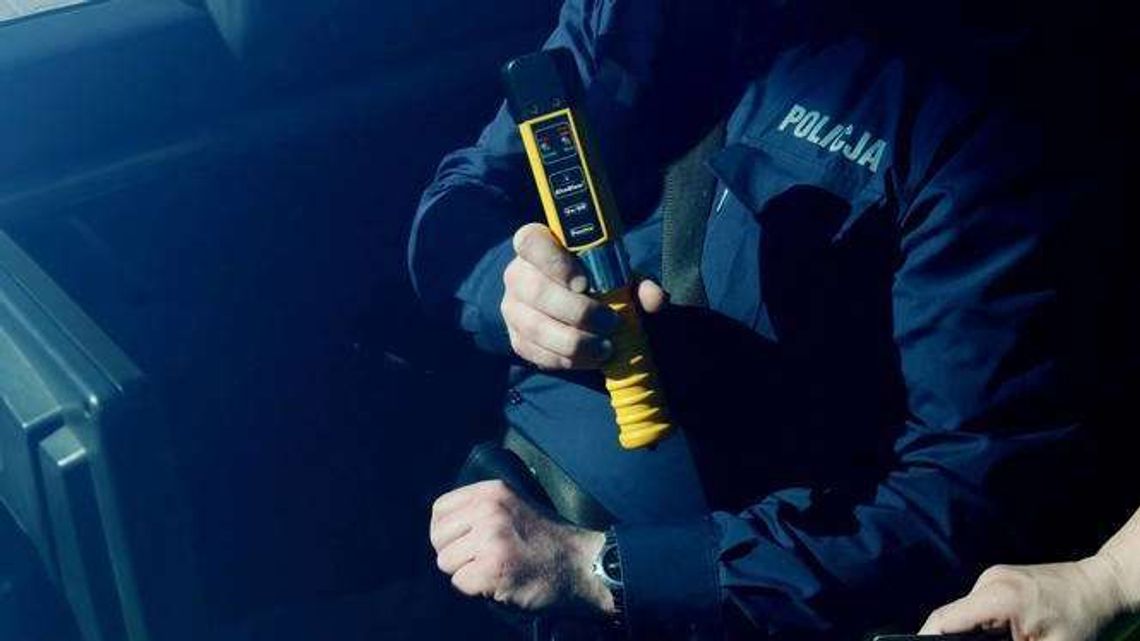 Pijany jechał na policję w sprawie... jazdy po pijanemu. Wpadł przed posterunkiem