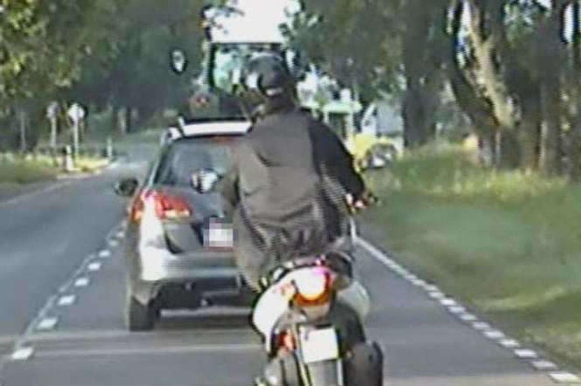 Pijany jechał skuterem krajową "19". Nagrała go kamera (wideo)