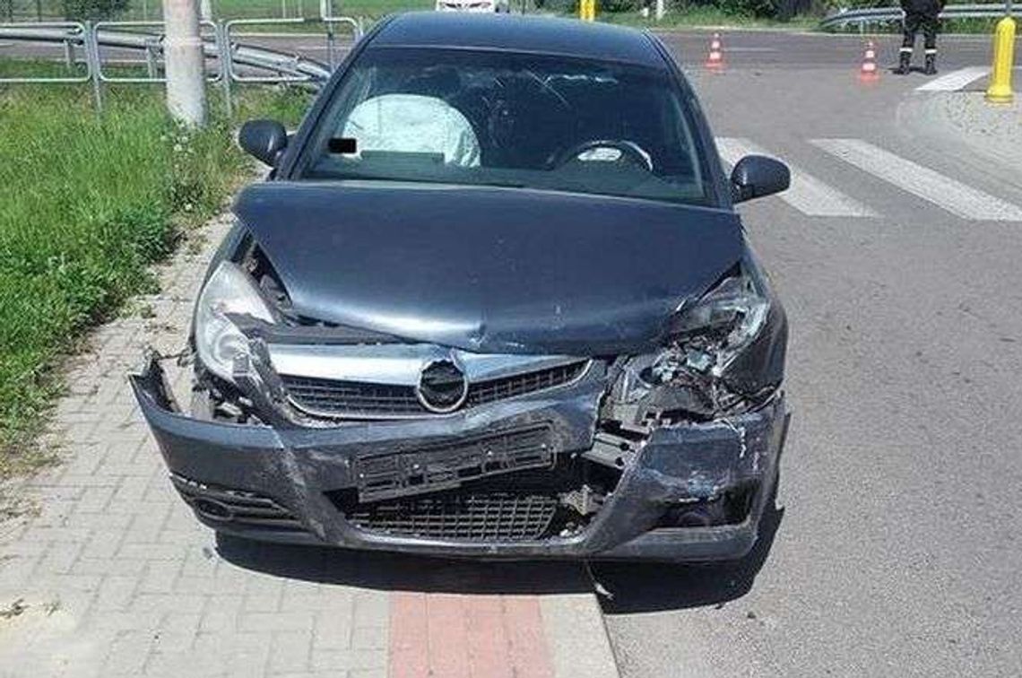 Pijany kierowca dachował oplem