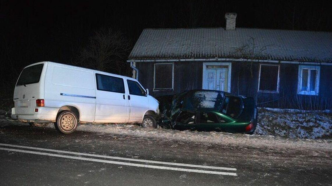 Pijany kierowca nie zapanował nad swoim samochodem. Zderzył się z dwoma innymi autami