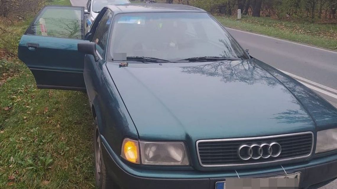 Pijany kierowca spowodował kolizję. To co miał w samochodzie zaskoczyło policjantów Pijany kierowca spowodował kolizję. To co miał w samochodzie zaskoczyło policjantów