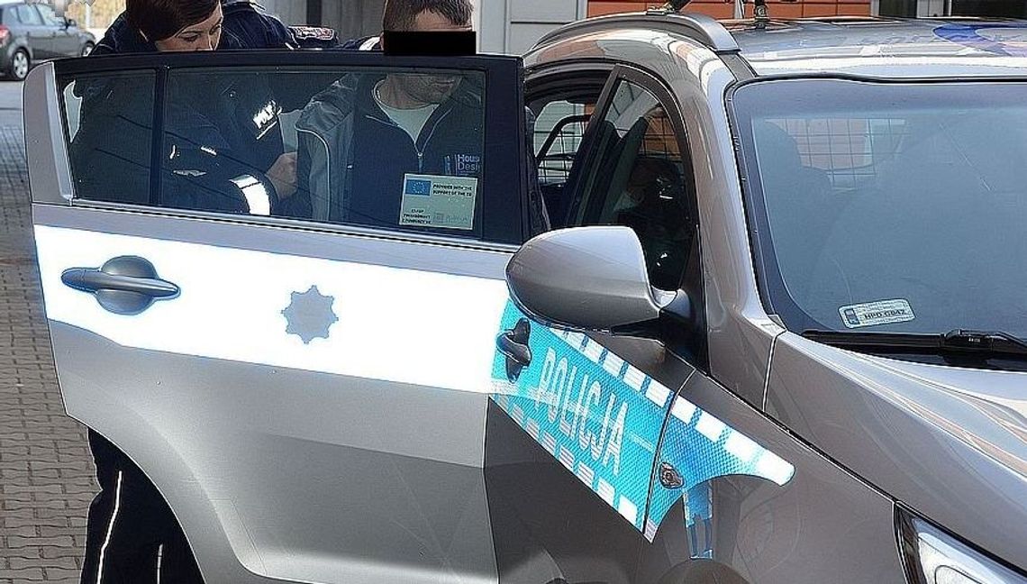 Pijany kierowca uciekał przed policjantkami. A potem wpadł na jeszcze głupszy pomysł