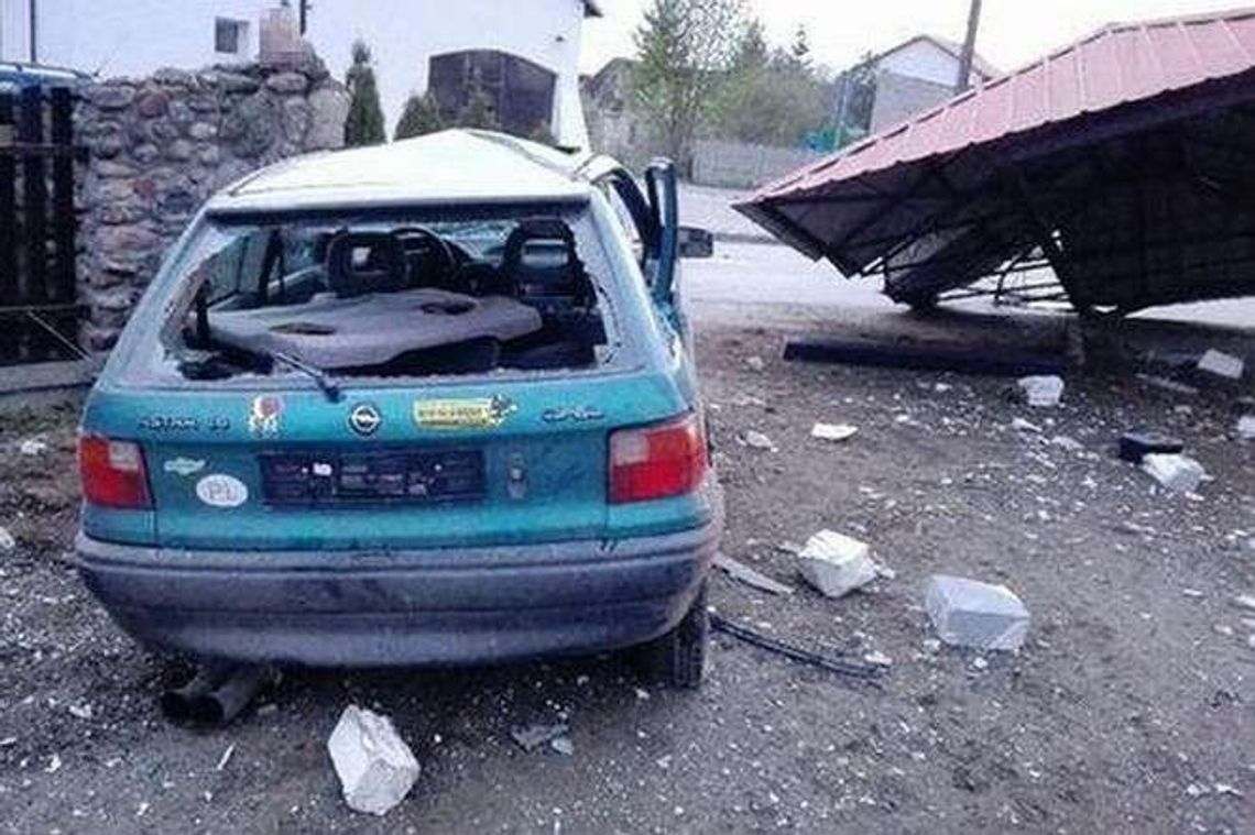 Pijany kierowca wjechał w przystanek autobusowy Pijany kierowca wjechał w przystanek autobusowy