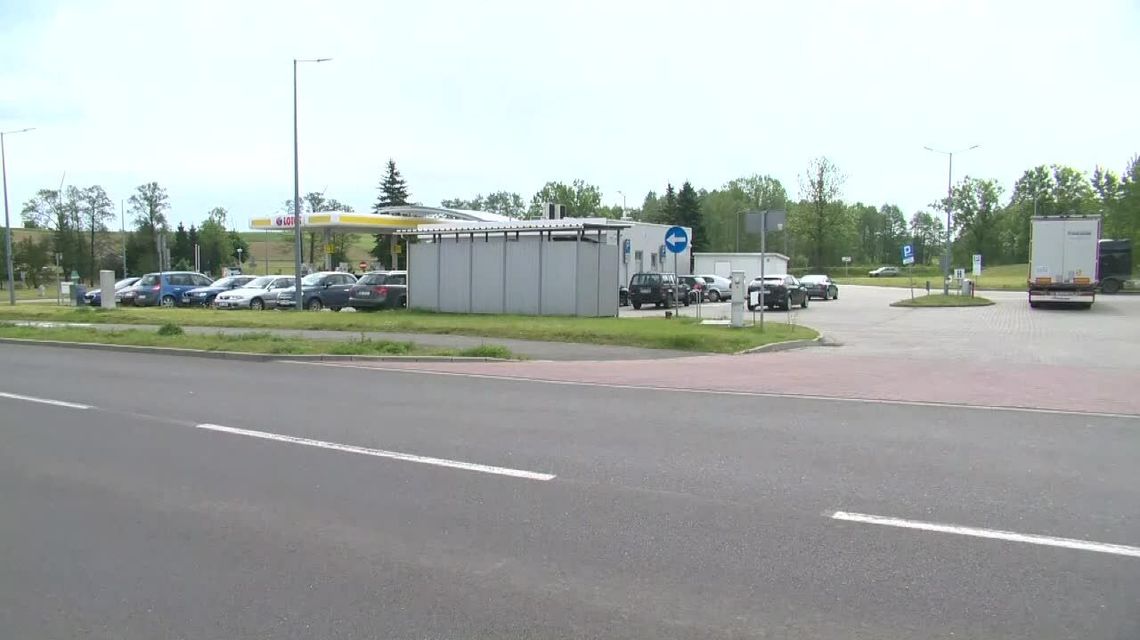 Pijany „kręcił bączki” BMW. Wjechał w dziewięć osób