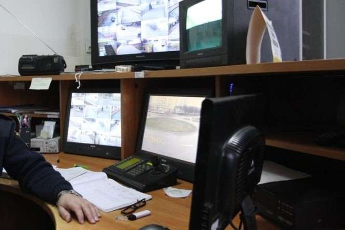 Pijany mężczyzna zaczepiał dzieci. Dyżurny straży miejskiej wypatrzył rozbójnika