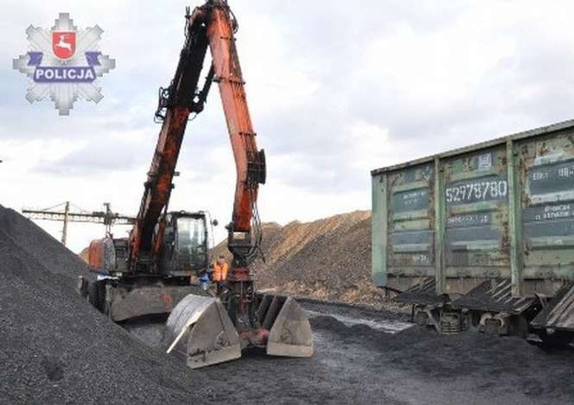 Pijany operator koparki ranił kolegę. Uciekł po zbadaniu alkomatem