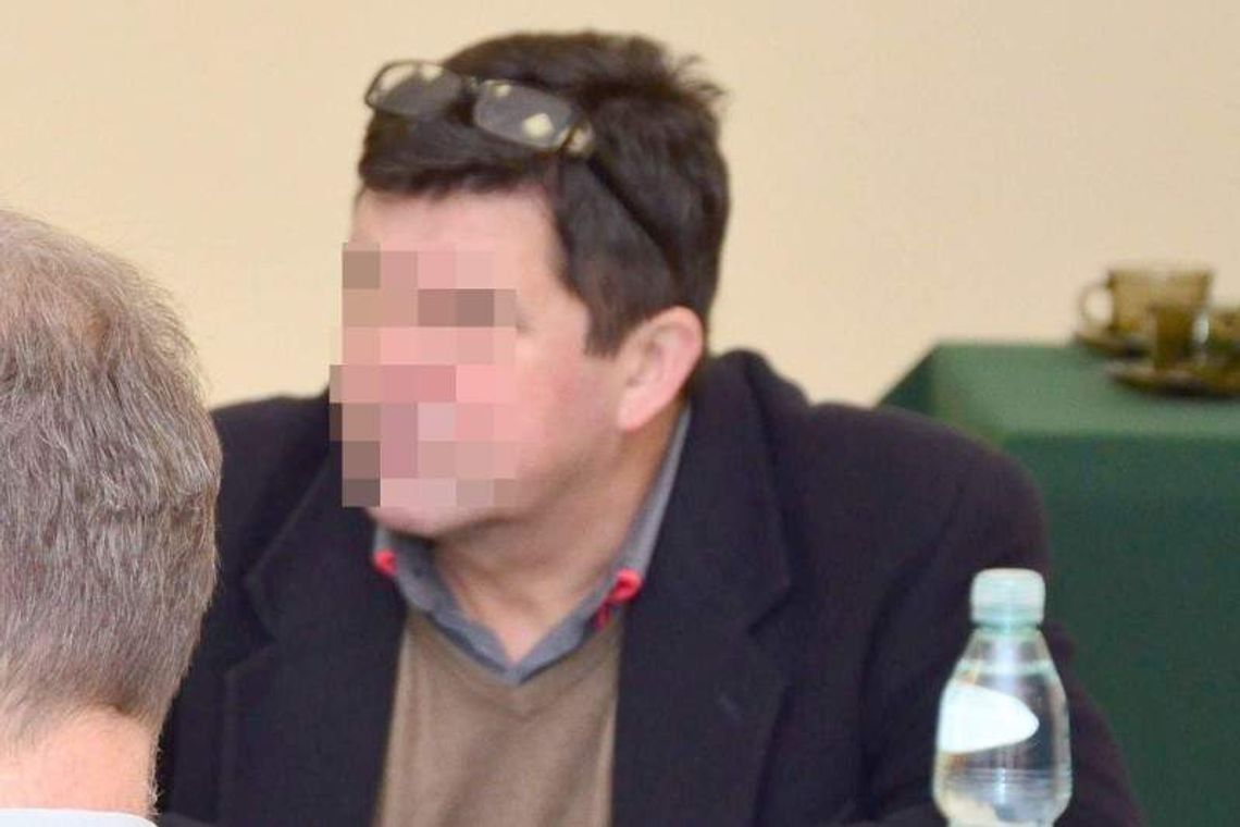 Pijany radny na pierwszej sesji. Przyjechał samochodem