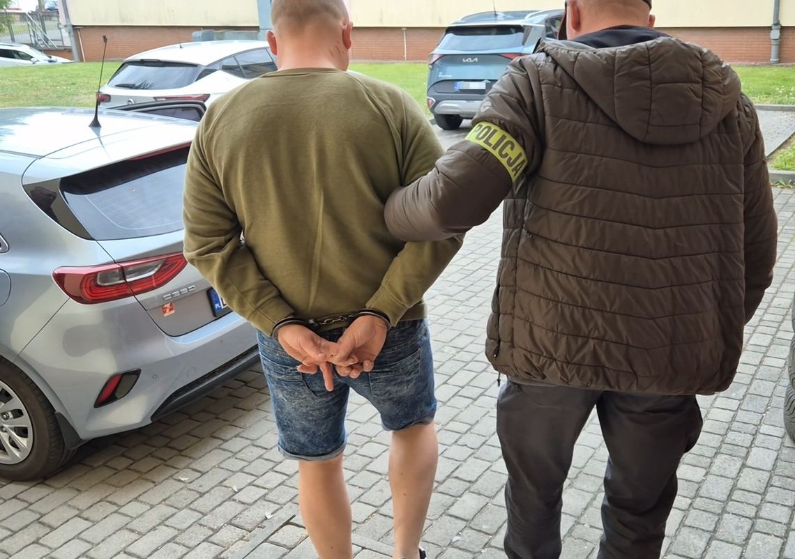 Pijany rzucił się na policjantów. Okazało się że był znany policjantom