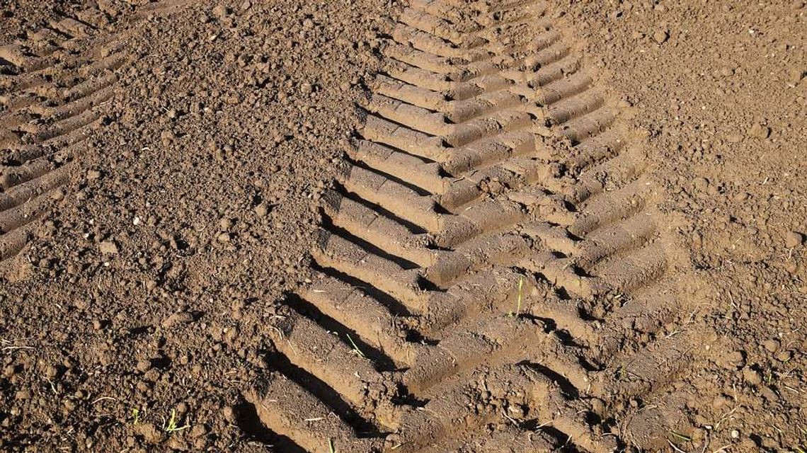 Pijany traktorzysta uciekał przed policją