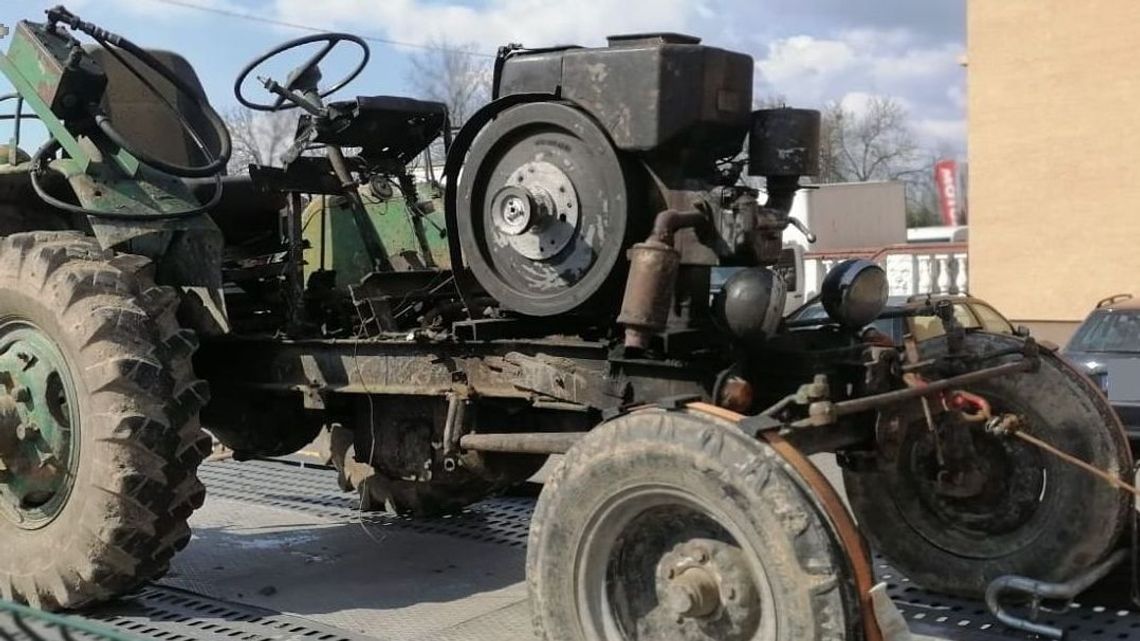 Pijany w ciągniku samoróbce krążył po Frampolu