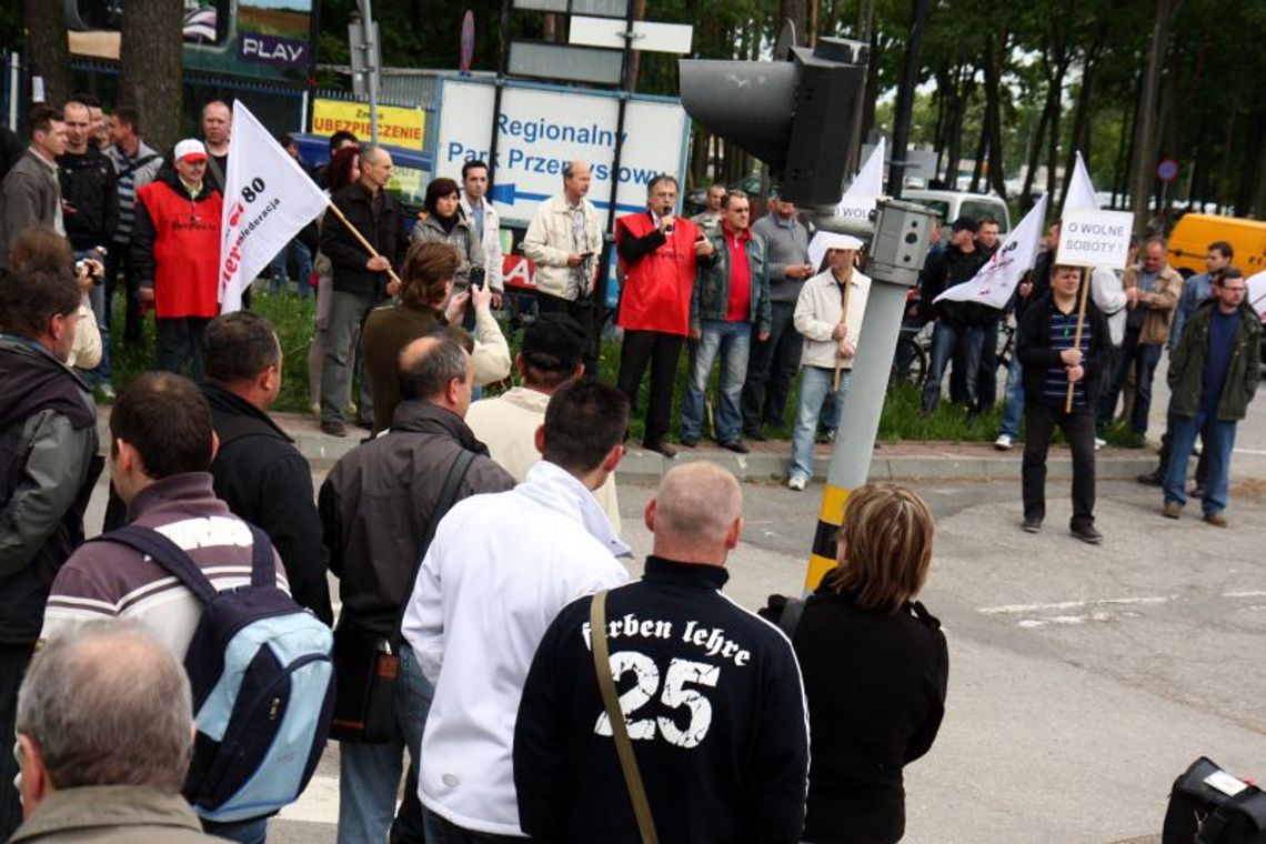 Pikieta przed PZL Świdnik. \"O wolne soboty i niedziele!” (zdjęcia)
