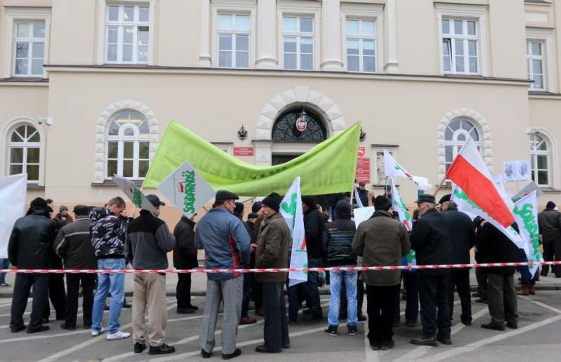Pikieta rolników w Lublinie. "Rząd to ciaptaki i zdrajcy" (wideo)