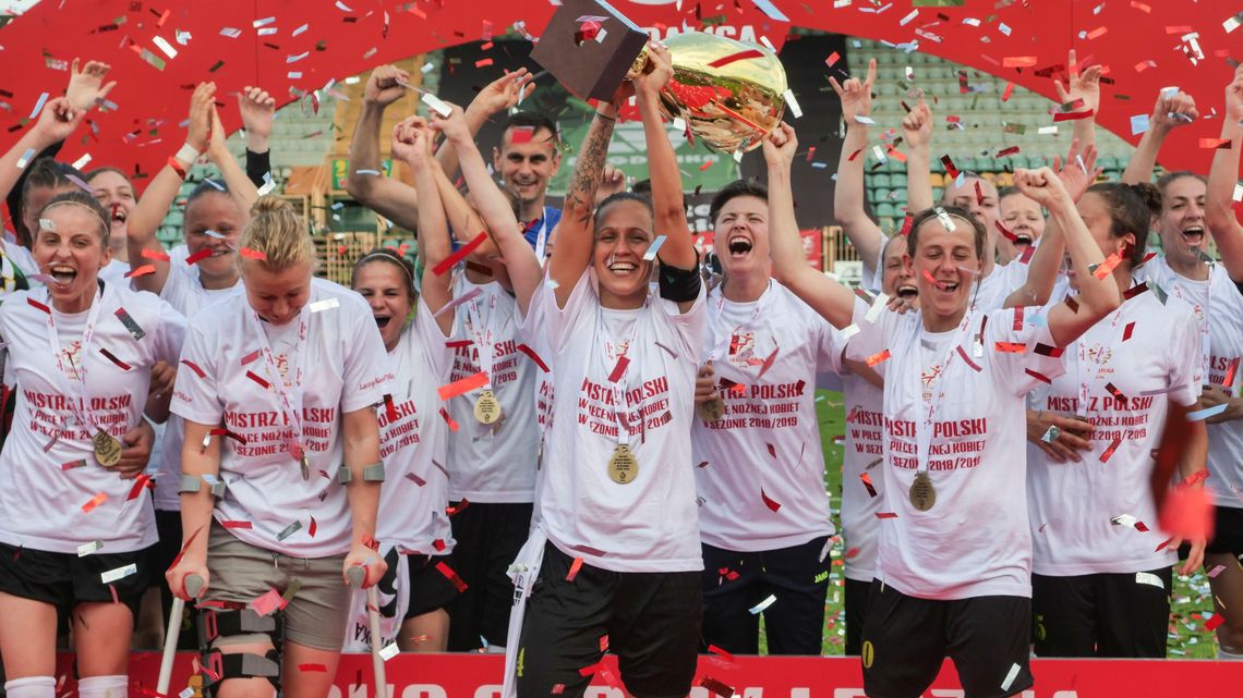 Piłka nożna jest kobietą. Czas reform i większe pieniądze, nadchodzą lepsze czasy dla piłkarek?