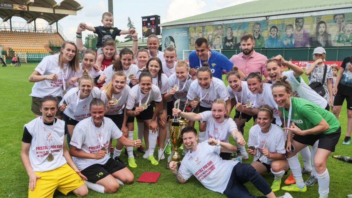 Piłka nożna kobiet stopniowo wychodzi z cienia