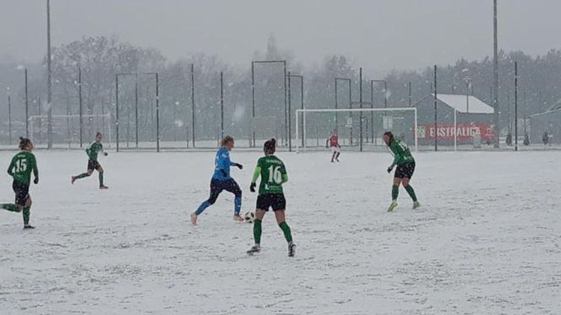 Piłkarki Górnika Łęczna rozbiły w derbach AZS PSW