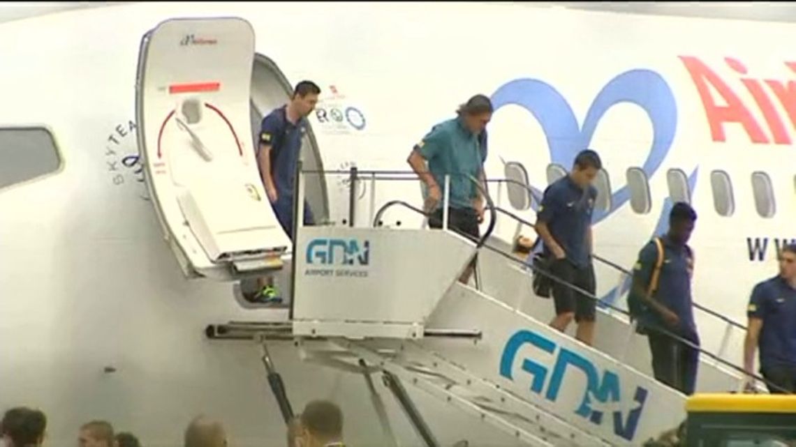 Piłkarze Barcelony przylecieli do Gdańska (WIDEO) Piłkarze Barcelony przylecieli do Gdańska (WIDEO)