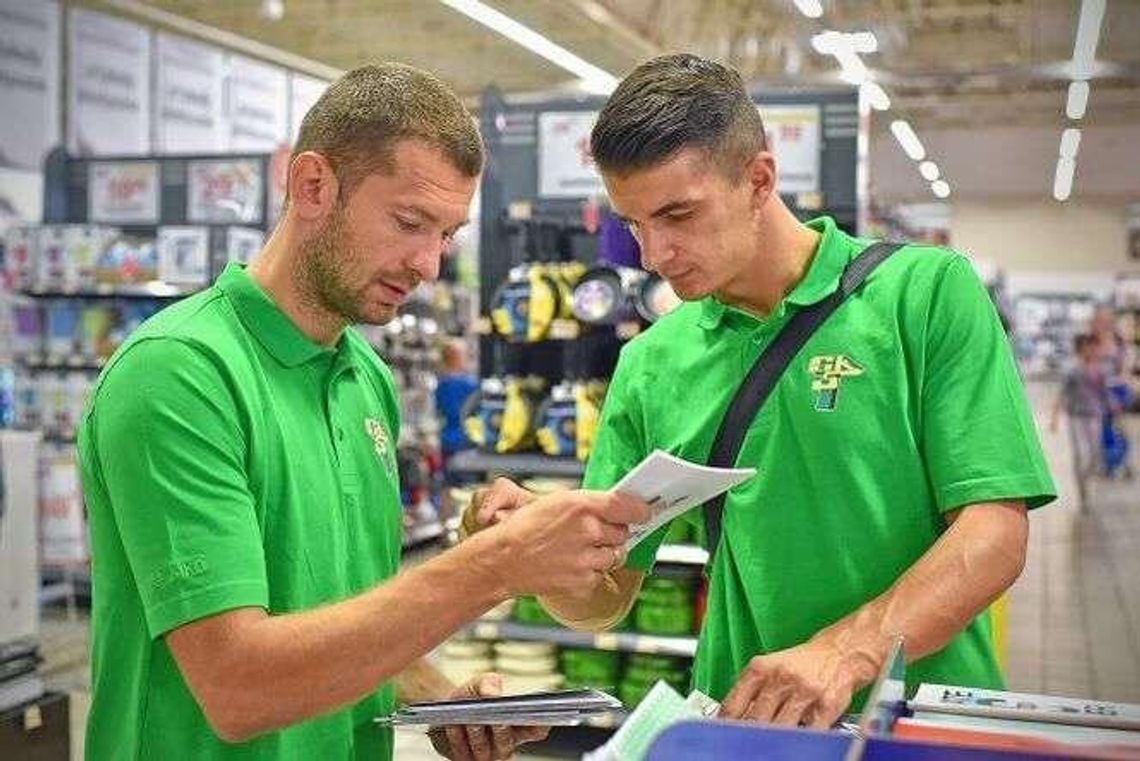 Piłkarze Górnika Łęczna wspierają akcję Anioły idą do szkoły