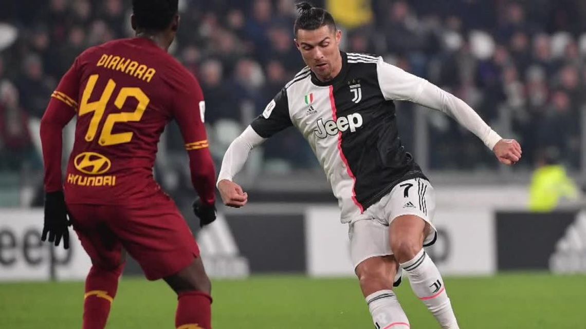 Piłkarze nie grają więc zarobią mniej? To całkiem prawdopodobne