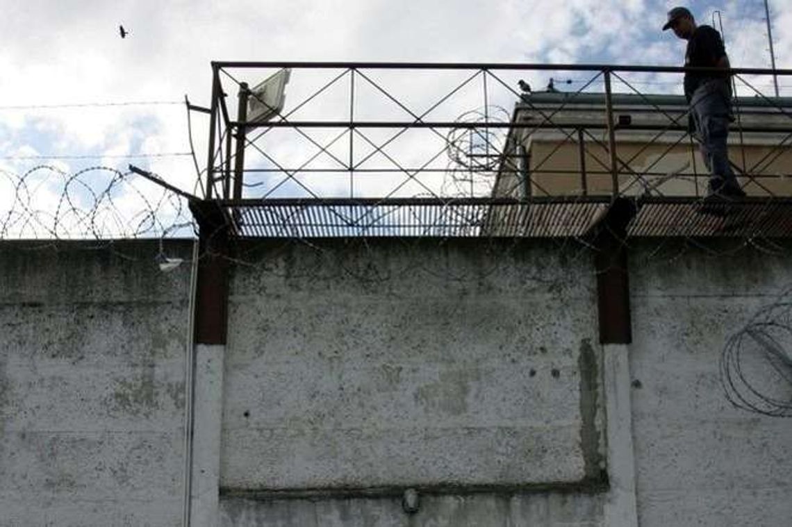 Pilnował złodziei, teraz sam ma kłopoty. Strażnik więzienny: Nie kradłem, pożyczałem