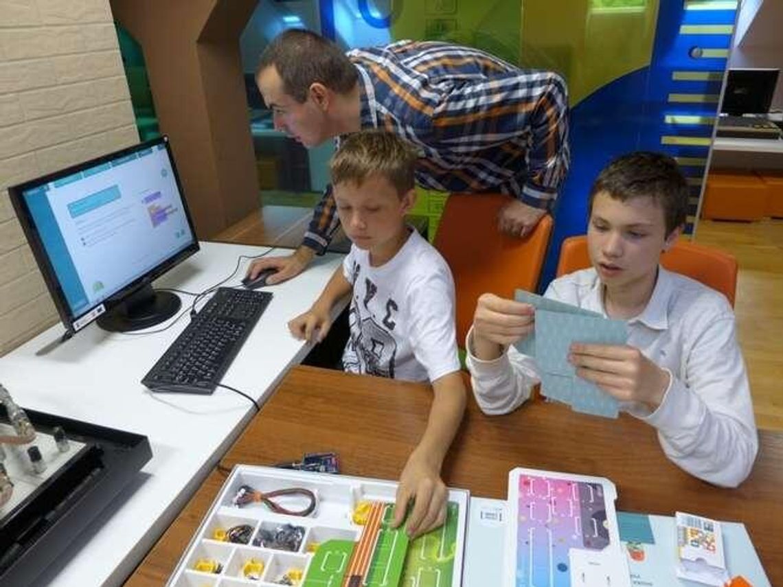 Pilotażowy program. Młodzież z Białej Podlaskiej uczy się programowania Pilotażowy program. Młodzież z Białej Podlaskiej uczy się programowania