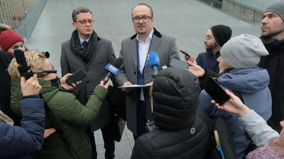 Piotr Kowalczyk przekonuje, że padł ofiarą politycznej zemsty. Apeluje też do prokuratury i CBA Piotr Kowalczyk przekonuje, że padł ofiarą politycznej zemsty. Apeluje też do prokuratury i CBA