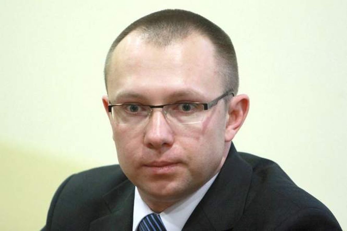 Piotr Szeliga występuje z Solidarnej Polski i pozywa gazety. Chodzi o sprawę z prostytutką