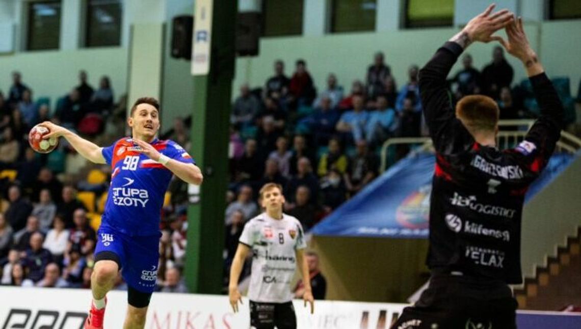 Piotrkowianin – Azoty Puławy 24:26. Trzecie miejsce coraz bliżej