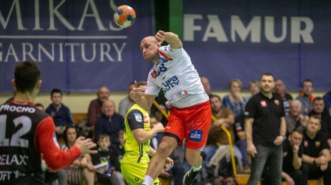 Piotrkowianin – Azoty Puławy 25:35. "Odjechali" po przerwie