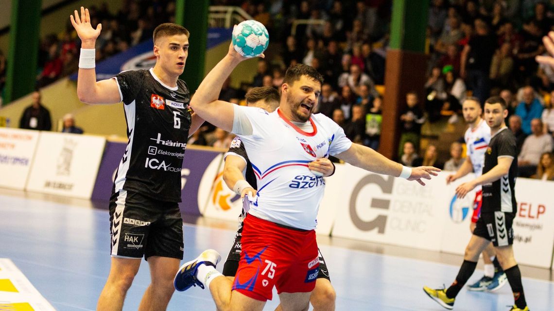 Piotrkowianin - Azoty Puławy 31:33. Było nerwowo, ale wygrali ważny mecz