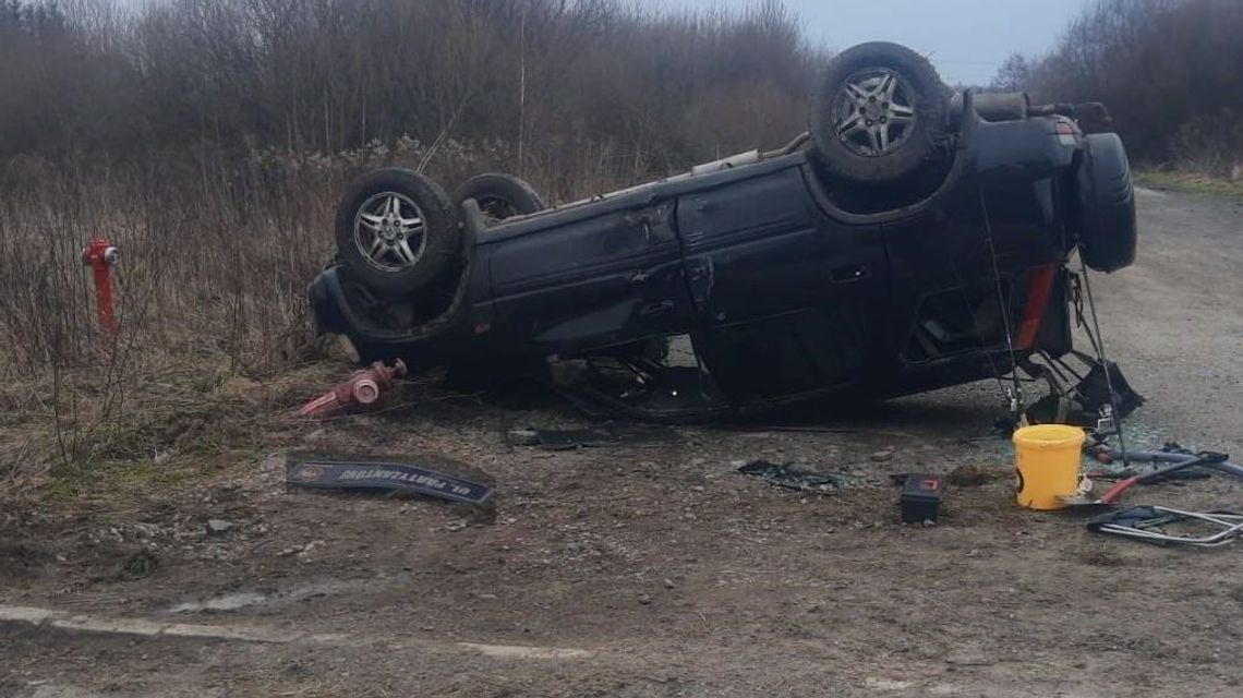 Pirat drogowy dachował. Młody kierowca miał prawko od 5 dni 