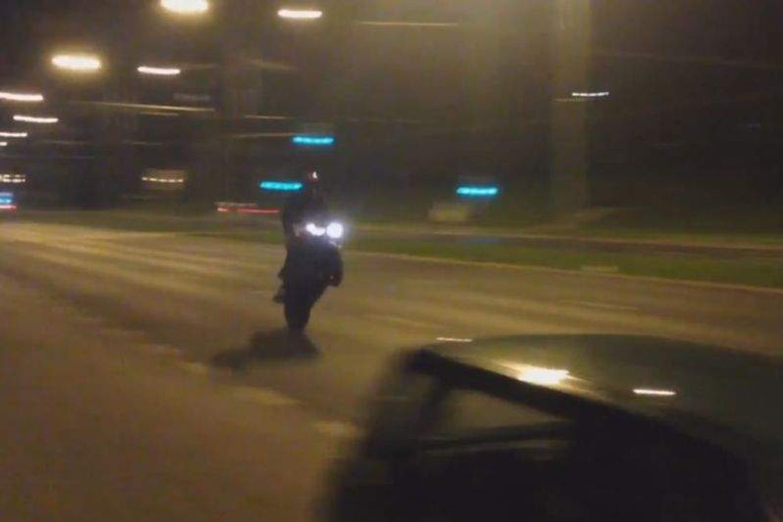 Pirat na motocyklu wrócił na ulice. Policjanci zabrali mu prawo jazdy, a sąd oddał