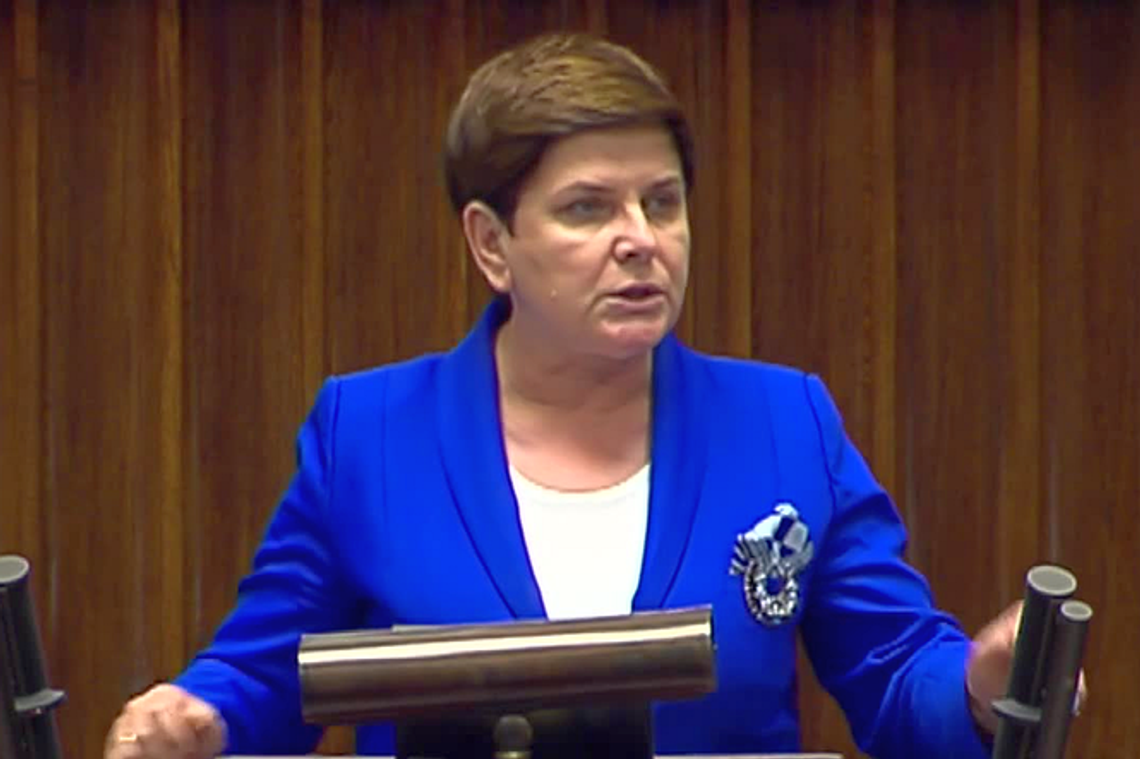 PiS funduje nam drogie tankowanie. Opozycji nie udało się odrzucić ustawy