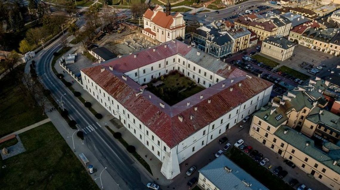 PiS na siłę tworzy nową uczelnię w Lubelskiem. Ma kształcić „elity państwowe i narodowe" PiS na siłę tworzy nową uczelnię w Lubelskiem. Ma kształcić „elity państwowe i narodowe"
